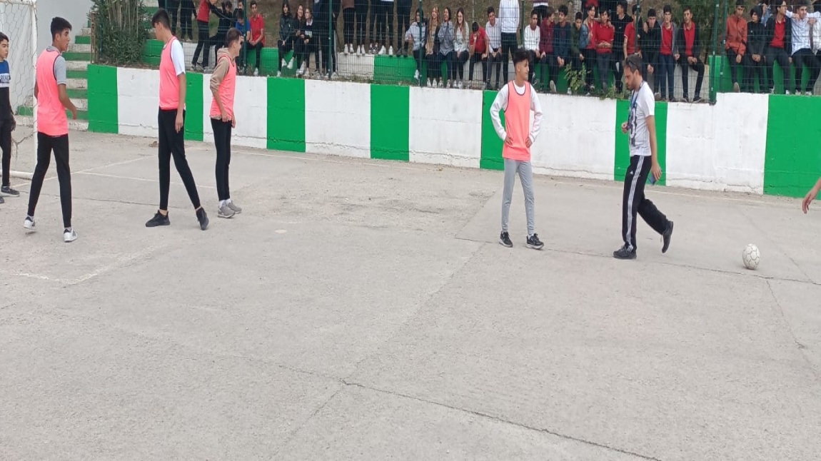 Sınıflar arası futbol turnuvası başladı